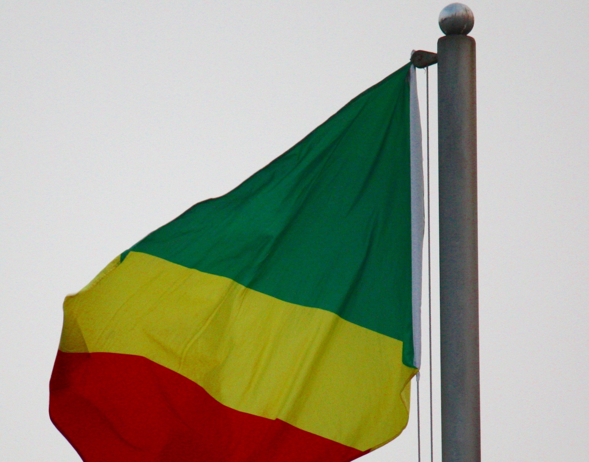 Drapeau de la République du Congo flottant au vent